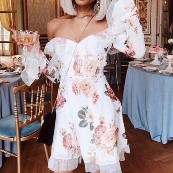 MAJORELLE REVOLVE Scout Bell-Sleeve Dress in White Zinnia - Picture 2 of 7